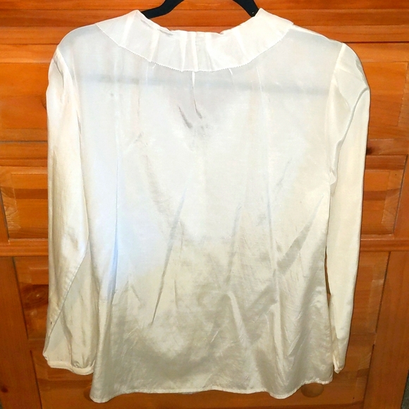 CHICO’S Ruffle Delight Carrick LS Blouse Button Down Silk Optic White Sz 1 - Picture 3 of 4